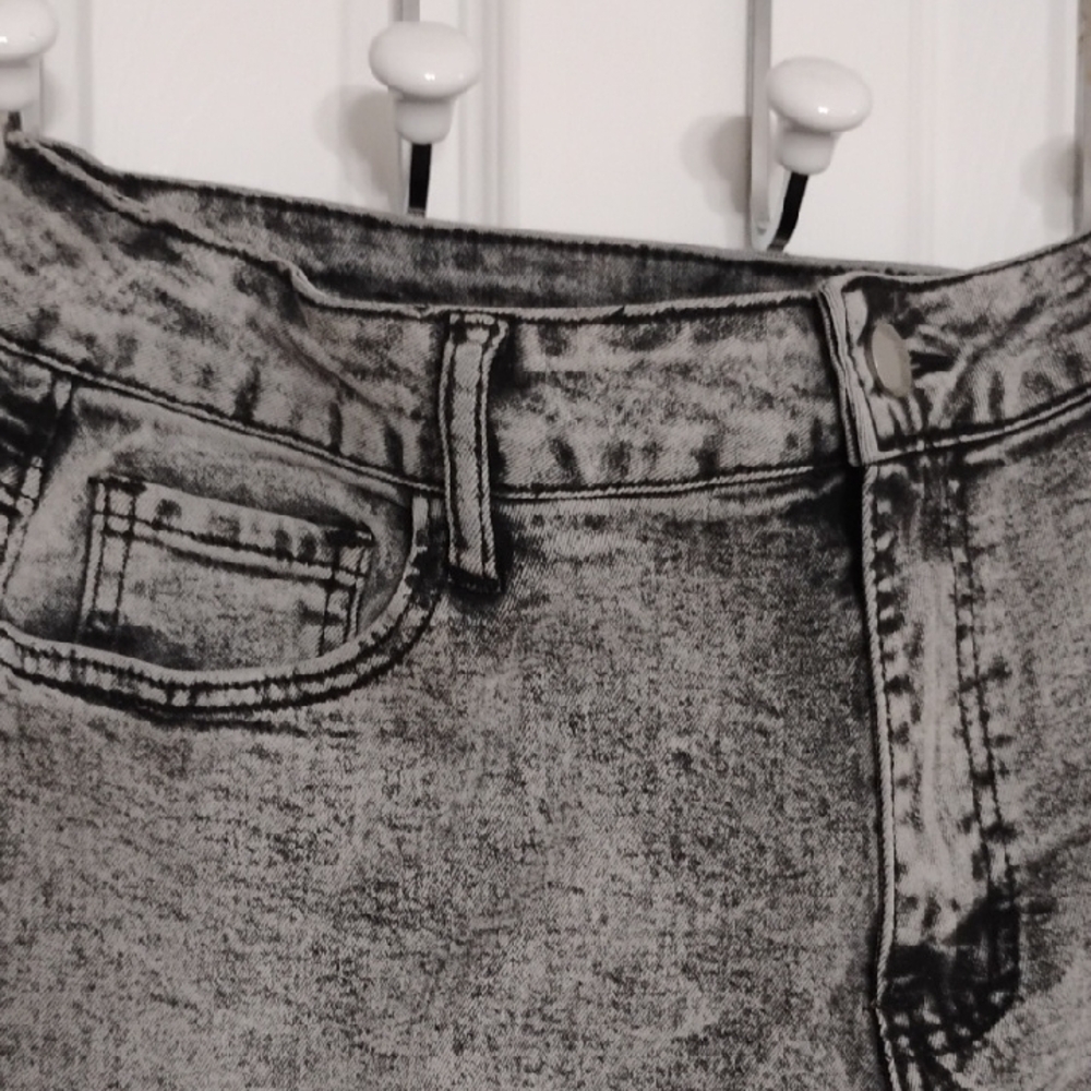 Women's Gray Flared Jeans - Picture 2 of 4